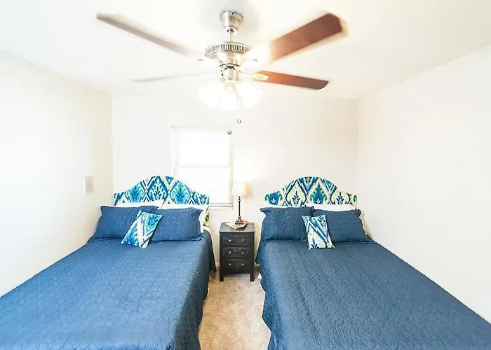 Apartment Private Patio-cubbies Close By-easy Freeway Access